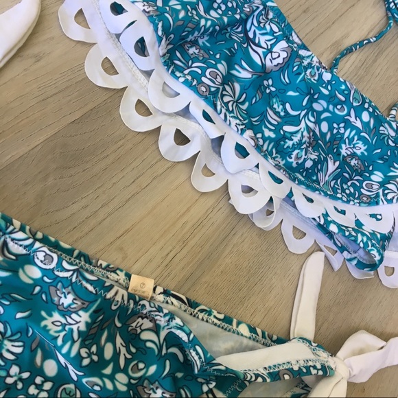 Off the Shoulder Ruffle Bikini - Picture 3 of 4